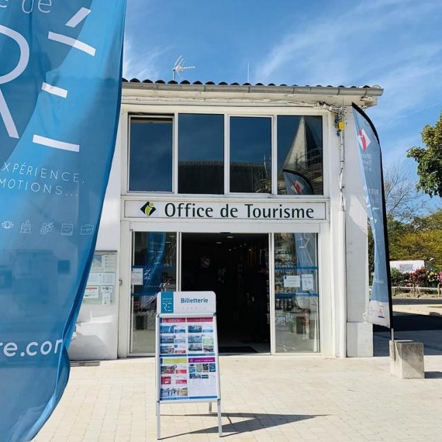 Façade de l'office de tourisme de Saint-Martin-de-Ré.