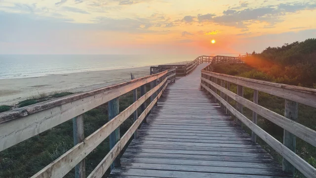 Coucher de soleil sur la plage des Gollandières