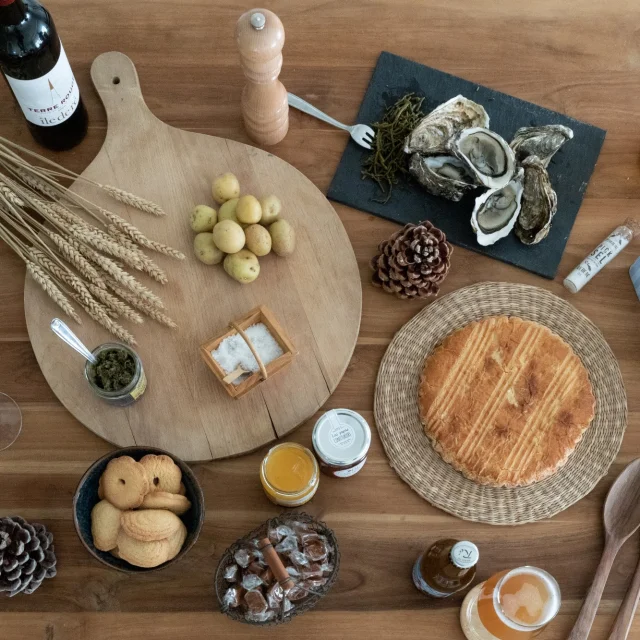 Table avec divers aliments de l'Île de Ré