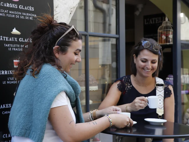 Terrasse Conviviale Cafe Saint Martin Alizee Russeil