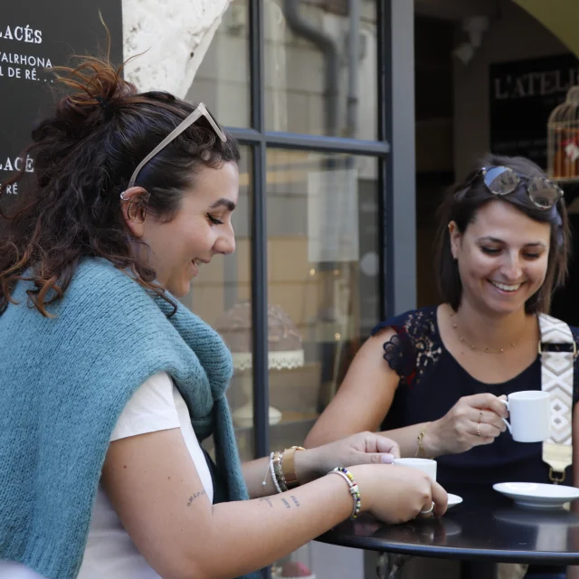 Terrasse Conviviale Cafe Saint Martin Alizee Russeil