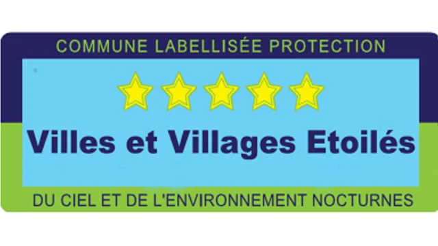 Logo Villes et Villages Étoilés, indiquant la protection du ciel nocturne.